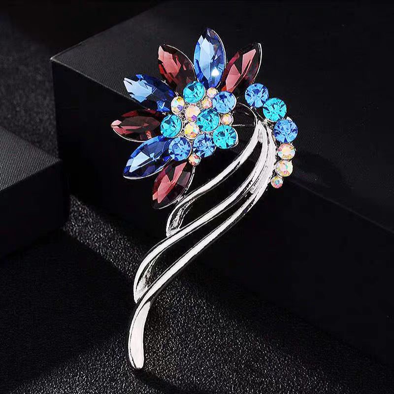 Women's High-End Brooches
